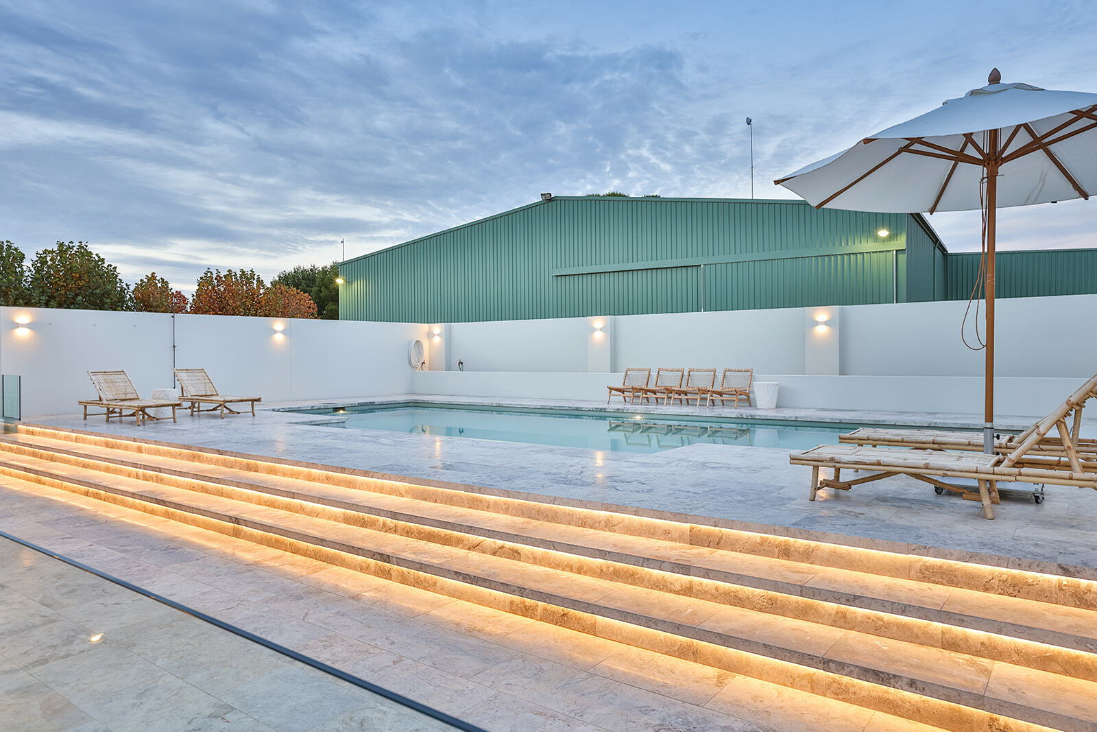 X-Trainer fibreglass swimming pool