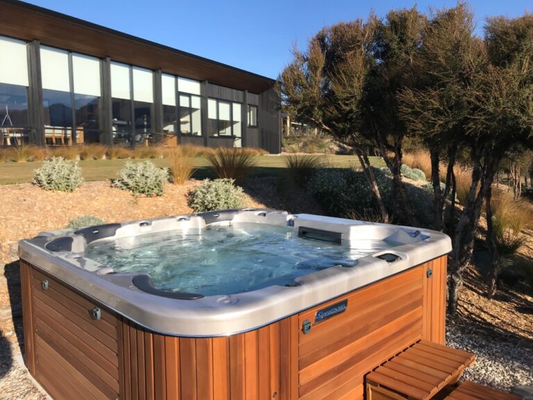 Cookes Complete Guide to Spa Installation in Mildura, Sunraysia.